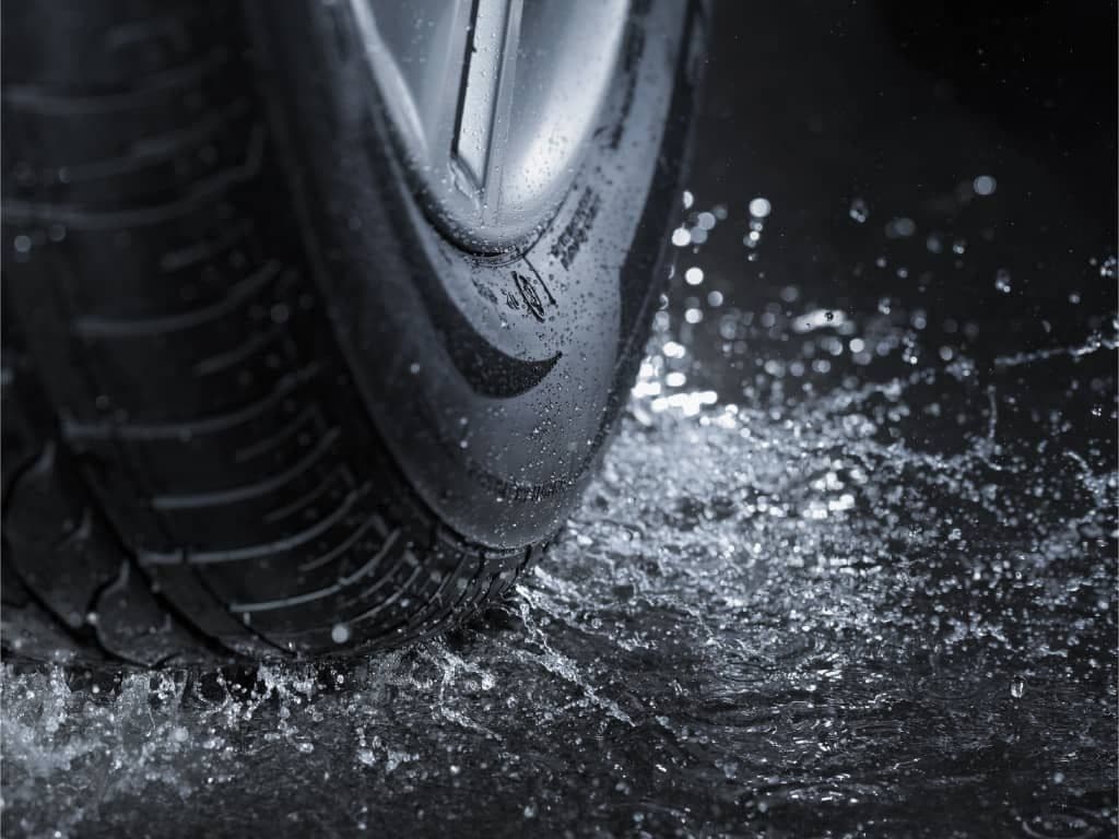 מה לעשות כשהרכב מחליק?